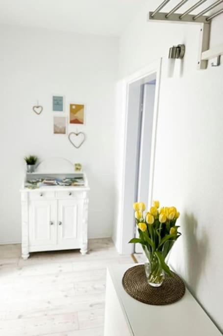 Modernes Apartment Mit Balkon Free Parking Netflix Целе Екстериор снимка