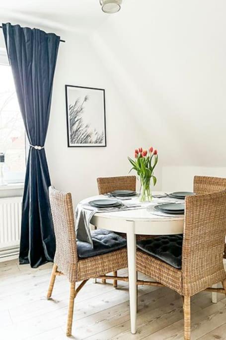 Modernes Apartment Mit Balkon Free Parking Netflix Целе Екстериор снимка